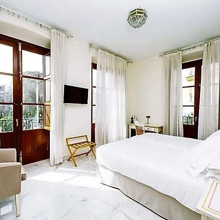 Hotel Basic Dona Manuela 2*