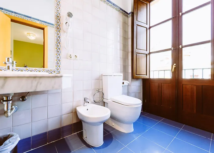 Basic Dona Manuela Hotel