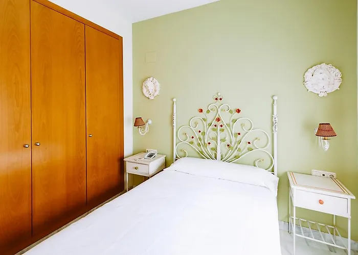 Basic Dona Manuela Hotel 2*