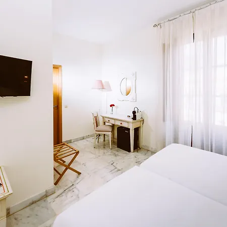 Hotel Basic Doña Manuela 2*